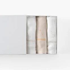 Coffrets Cadeaux|Nouveautés Bébénew|Carré Blanc Coffret semainier de langes coton bio Bienvenue