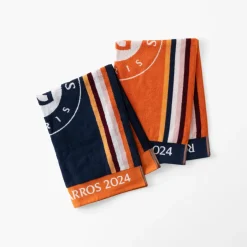 Coffrets Cadeaux|Roland-garroscollab|Carré Blanc Serviette de toilette joueur•se Roland-Garros 2024 terre battue